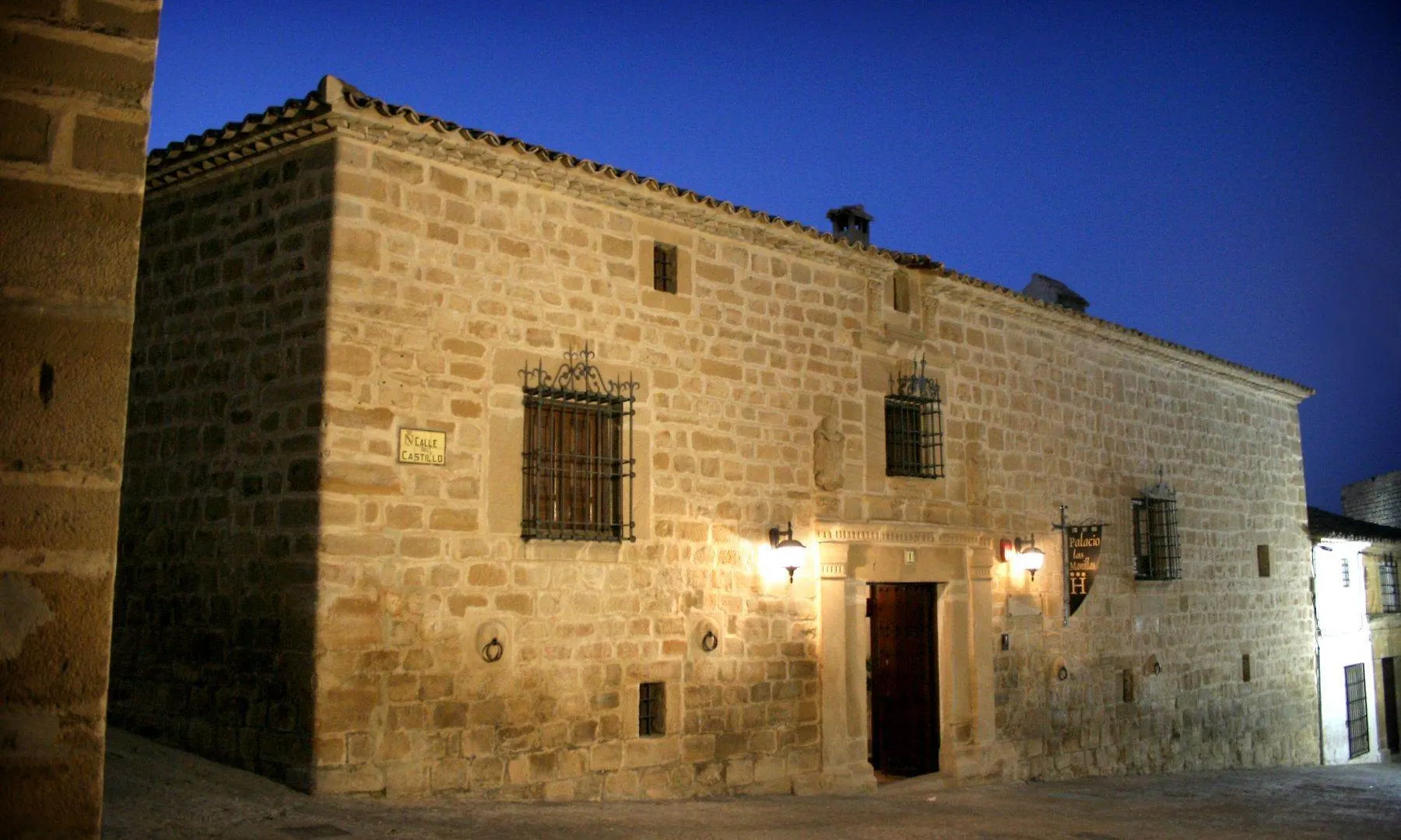 Palacio Las Manillas contacts